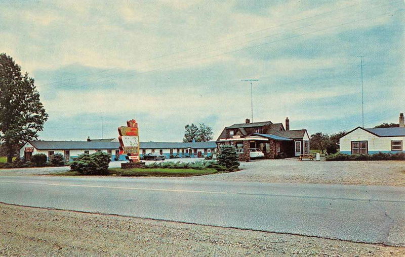 Felix Motel - Vintage Postcard (newer photo)